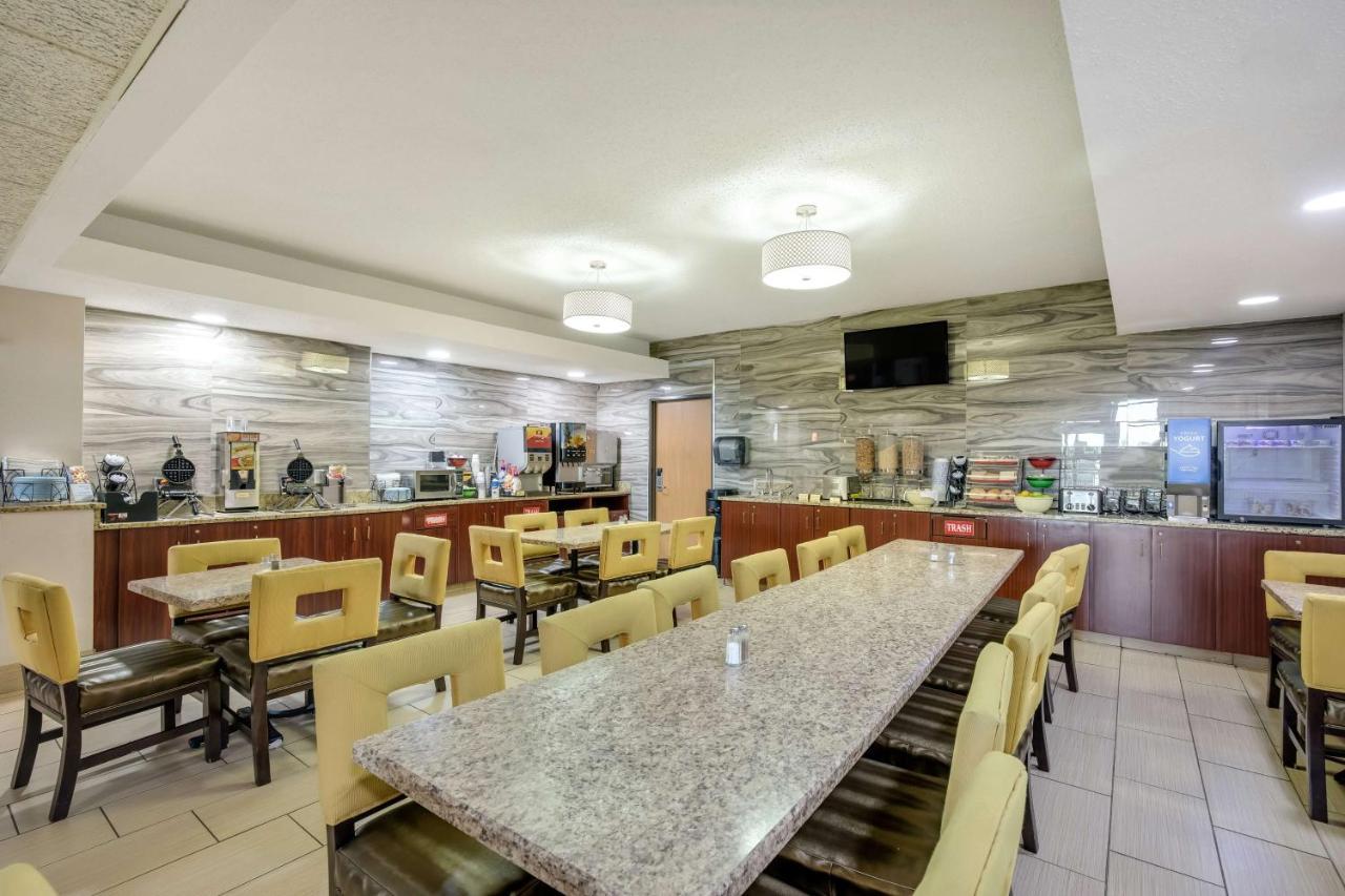 Best Western Waukesha Grand Pewaukee Zewnętrze zdjęcie